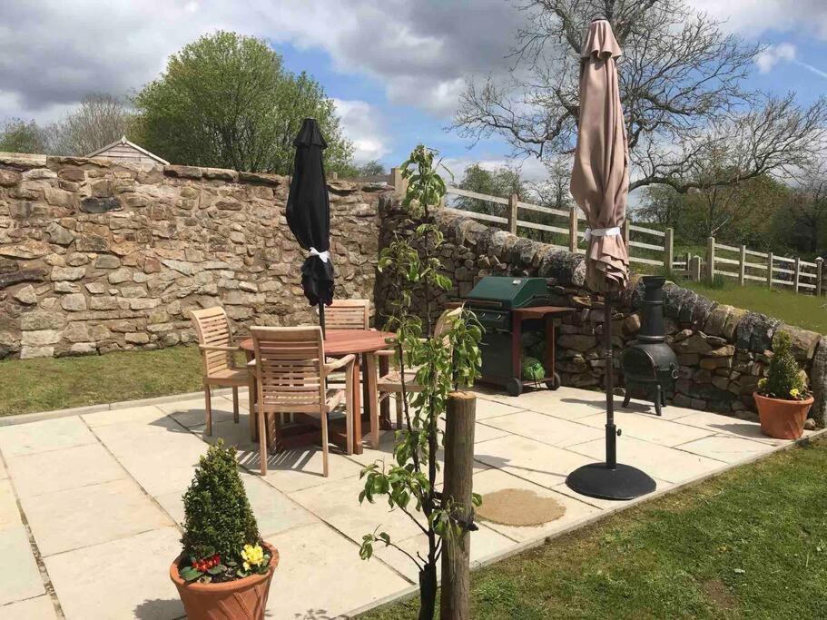 Chic 2 Bed Peak District Cottage Barn Near Alton Towers, Polar Bears, Chatsworth House Leek Exterior photo
