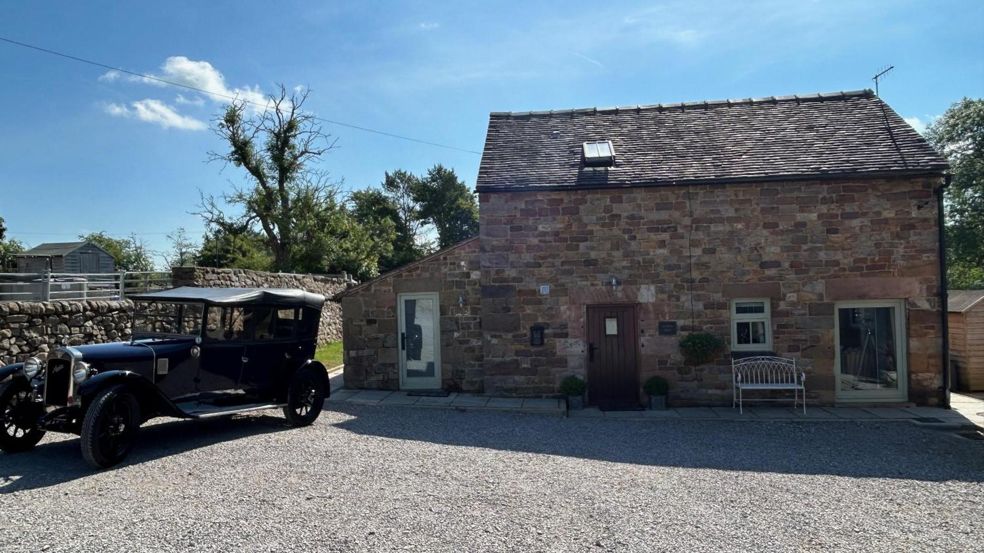 Chic 2 Bed Peak District Cottage Barn Near Alton Towers, Polar Bears, Chatsworth House Leek Exterior photo
